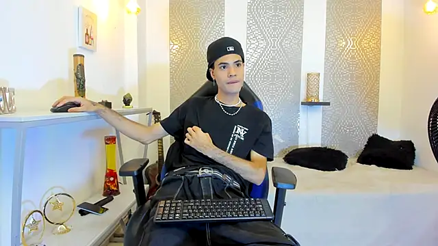 JacobBlackwell  online show from November 15, 7:29 pm