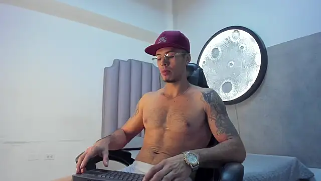 Snapshot of Rurik_Jones chatting on November 20, 12:17 pm Rurik Jones online show from November 20, 12:17 pm