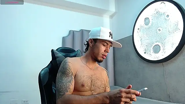 Snapshot of Rurik_Jones chatting on October 28, 11:53 am Rurik Jones online show from October 28, 11:53 am