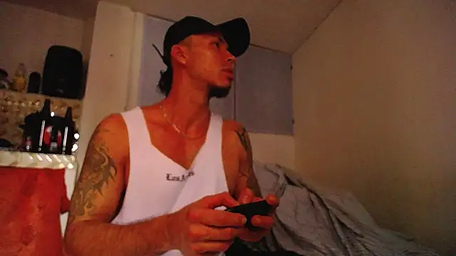 Snapshot of Rurik_Jones chatting on February 15, 8:19 pm Rurik Jones online show from February 15, 8:19 pm