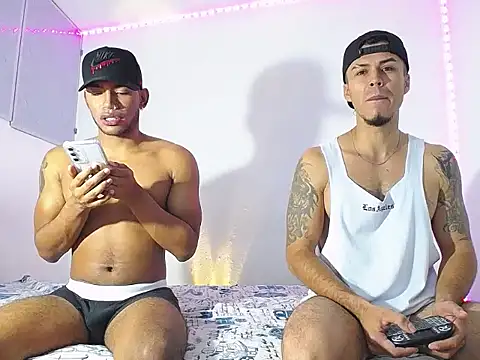 Snapshot of Rurik_Jones chatting on February 13, 9:59 pm Rurik Jones online show from February 13, 9:59 pm