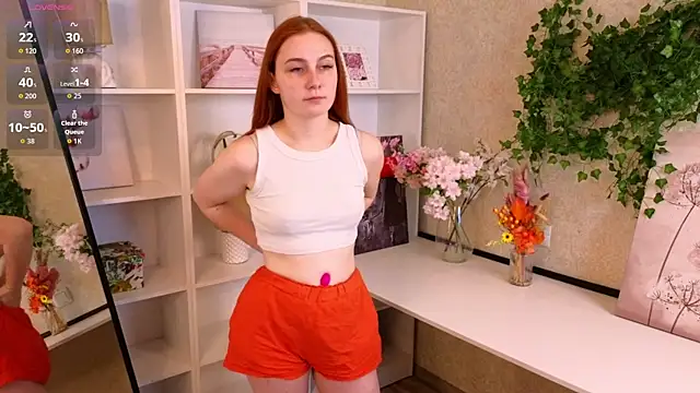 KellyeOun online show from December 2, 1:17 am