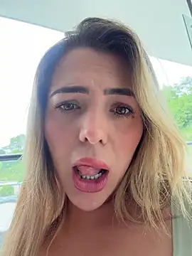 Snapshot of camila_vanucci- chatting on June 24, 4:05 pm camila vanucci- online show from June 24, 4:05 pm