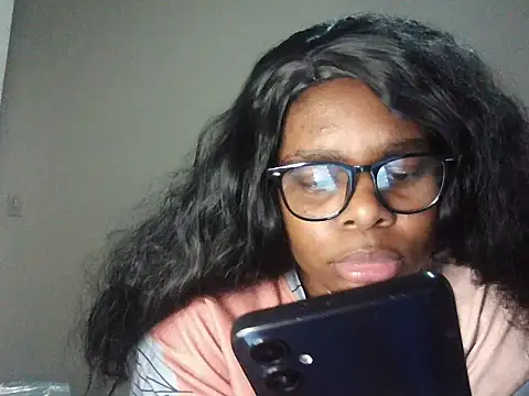 Snapshot of Hot_Yolanda chatting on October 6, 7:58 pm Hot Yolanda online show from October 6, 7:58 pm