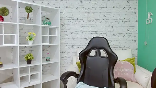 hannahjackson  online show from November 26, 11:21 am