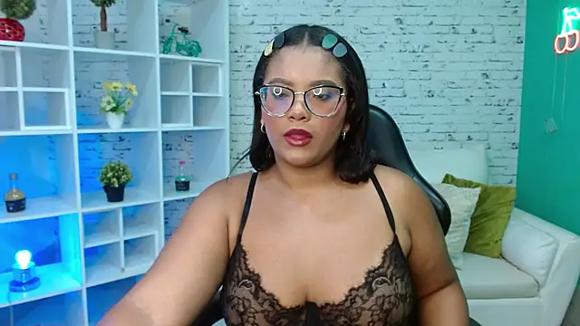 hannahjackson  online show from November 19, 11:32 am