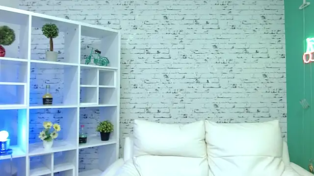 hannahjackson  online show from October 30, 11:41 am