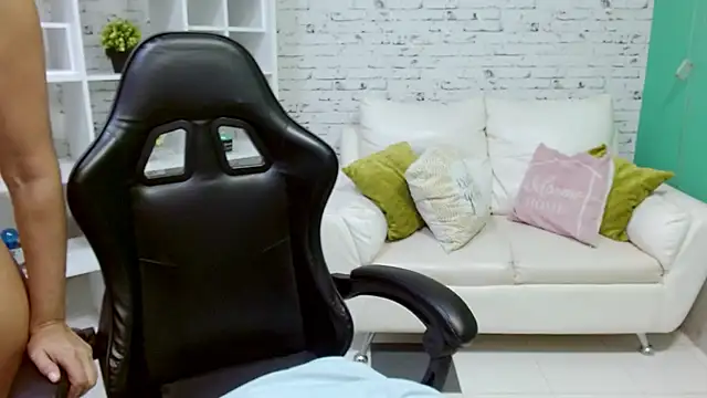 hannahjackson  online show from November 29, 5:24 pm