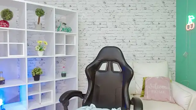 hannahjackson  online show from November 27, 11:21 am