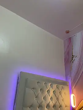 Snapshot of Luna_star3 chatting on November 12, 11:47 am Luna star3 online show from November 12, 11:47 am