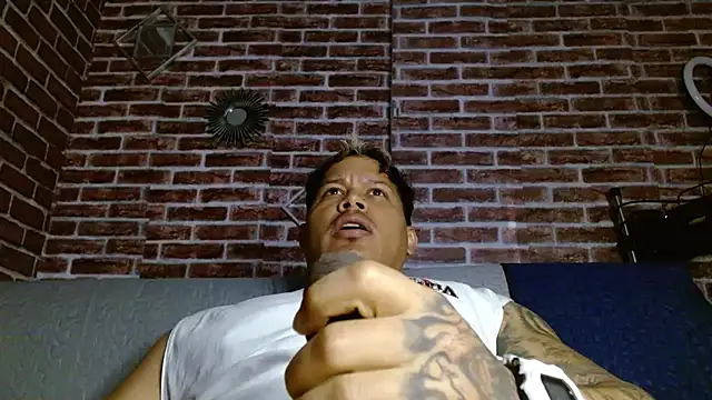 Snapshot of jordan_bigcock_ chatting on June 22, 10:18 pm jordan bigcock online show from June 22, 10:18 pm