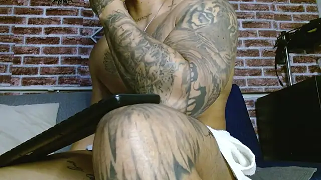 jordan bigcock  online show from May 18, 2:44 am