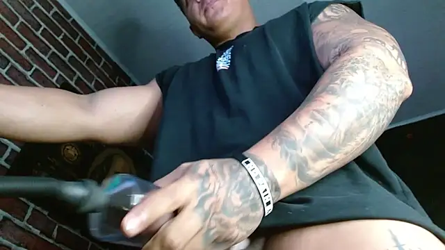 jordan bigcock  online show from December 15, 2:06 am