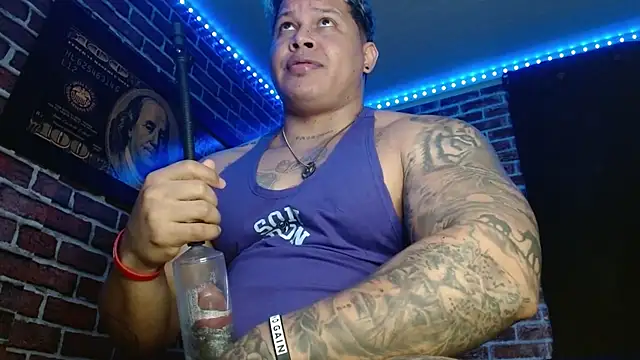 Snapshot of jordan_bigcock_ chatting on November 3, 12:42 pm jordan bigcock online show from November 3, 12:42 pm