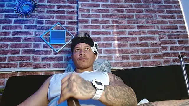 jordan bigcock  online show from April 30, 8:57 pm