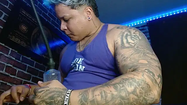 Snapshot of jordan_bigcock_ chatting on November 9, 11:03 am jordan bigcock online show from November 9, 11:03 am