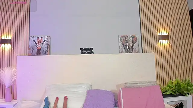 TianaGlow44 online show from March 4, 8:55 am