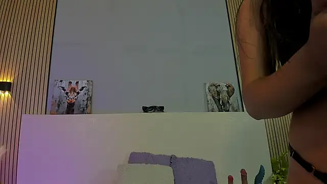 TianaGlow44 online show from March 26, 5:44 pm