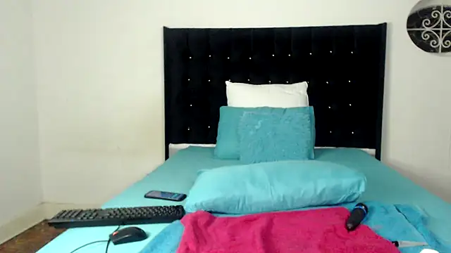 MissLola026 online show from March 27, 1:58 am