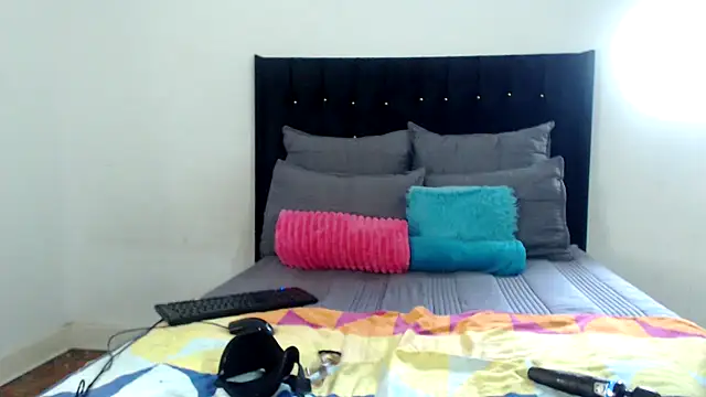 MissLola026 online show from March 8, 1:47 pm