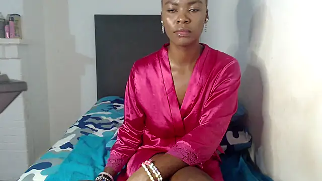 Snapshot of MissLola026 chatting on December 2, 6:20 pm MissLola026 online show from December 2, 6:20 pm