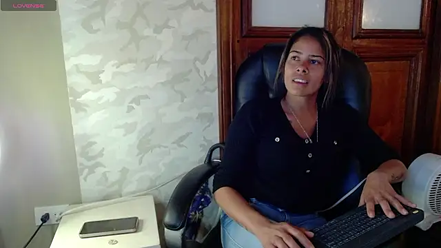 nairobi8 online show from February 7, 9:45 pm