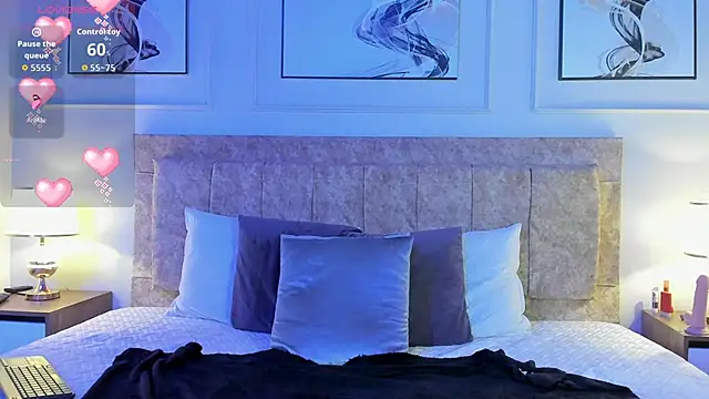 Snapshot of celeste_collins_ chatting on November 12, 11:47 am celeste collins online show from November 12, 11:47 am