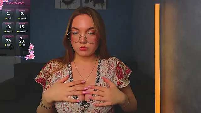 RebeccaEglitis online show from April 3, 4:24 pm