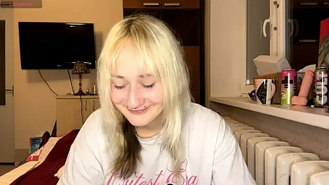 Ulemonala Cute online show from December 3, 8:08 pm