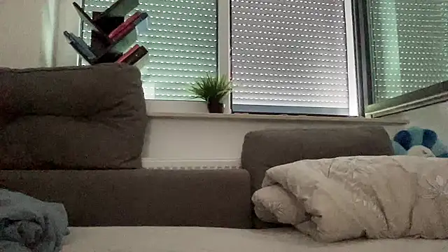 goddesemiiyy online show from October 10, 1:01 pm