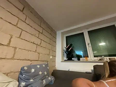 goddesemiiyy online show from February 8, 5:32 pm