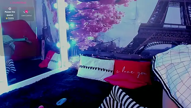 little ellie 1 online show from November 8, 7:50 pm