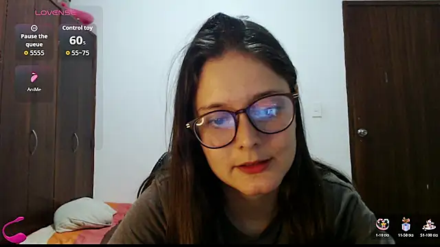 Snapshot of CarlaLorez chatting on July 5, 9:32 pm CarlaLorez online show from July 5, 9:32 pm