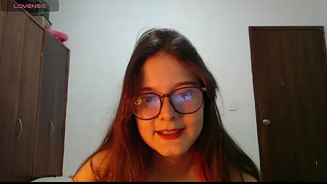 Snapshot of CarlaLorez chatting on July 5, 4:19 am CarlaLorez online show from July 5, 4:19 am