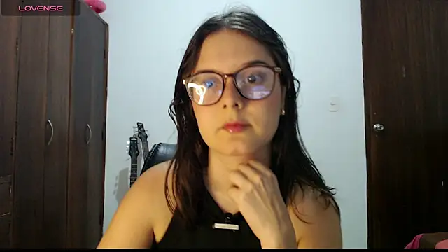 CarlaLorez online show from May 7, 11:52 pm
