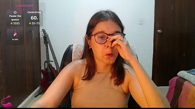 Snapshot of CarlaLorez chatting on May 21, 9:23 pm CarlaLorez online show from May 21, 9:23 pm