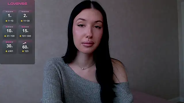 Isabella Fontana online show from October 13, 7:54 am
