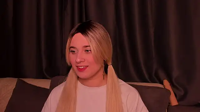 ShyBunny1 online show from October 15, 6:38 pm
