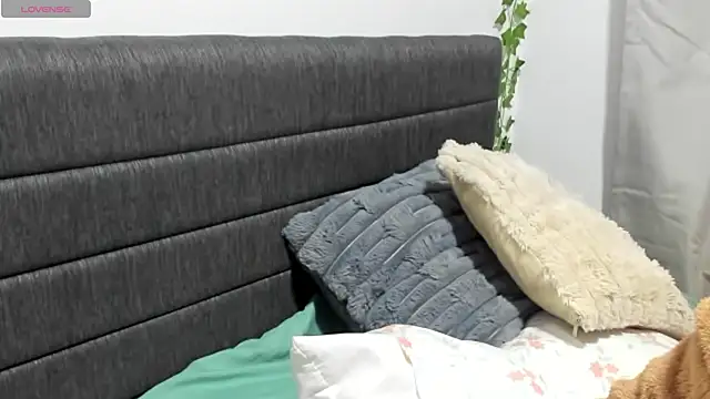 shappire-fire online show from January 9, 1:45 am