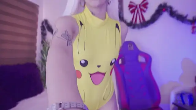 Giia Moretti  online show from December 4, 7:24 pm