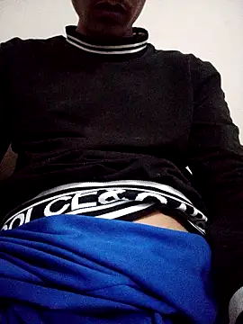 Snapshot of latarak321 chatting on December 14, 10:15 pm latarak321 online show from December 14, 10:15 pm