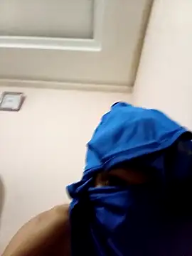 Snapshot of latarak321 chatting on October 13, 5:20 am latarak321 online show from October 13, 5:20 am