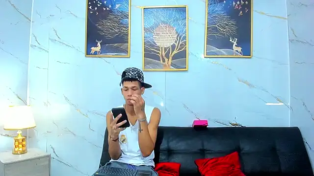 Snapshot of Little_nicoll chatting on May 23, 11:37 pm Little nicoll online show from May 23, 11:37 pm