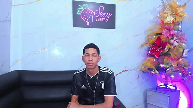 Little nicoll online show from December 14, 10:37 pm