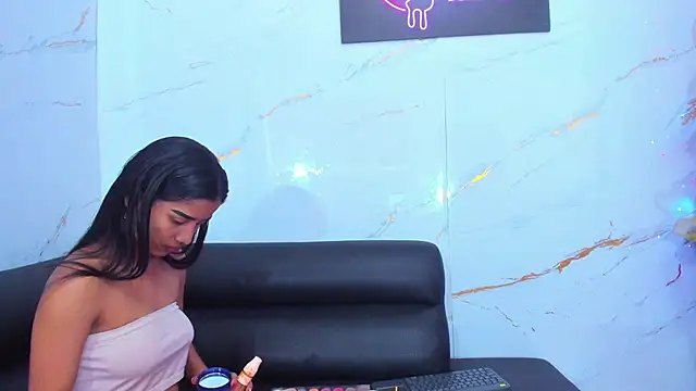 Little nicoll online show from December 20, 10:34 pm