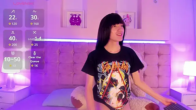 Snapshot of Naya_Velvet chatting on November 6, 4:00 pm Naya Velvet online show from November 6, 4:00 pm