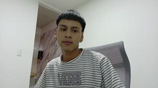 SEBAS LOVER  online show from October 20, 8:09 pm