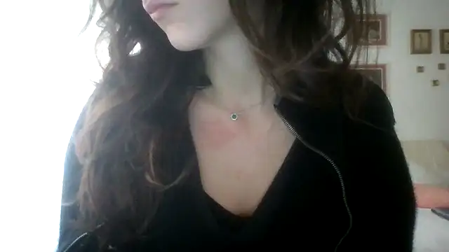 SuperValentina online show from February 18, 9:28 am