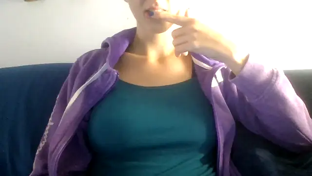 Snapshot of SuperValentina chatting on October 14, 2:17 pm SuperValentina online show from October 14, 2:17 pm