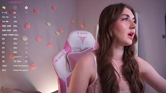 LureOfEva online show from April 5, 8:48 pm